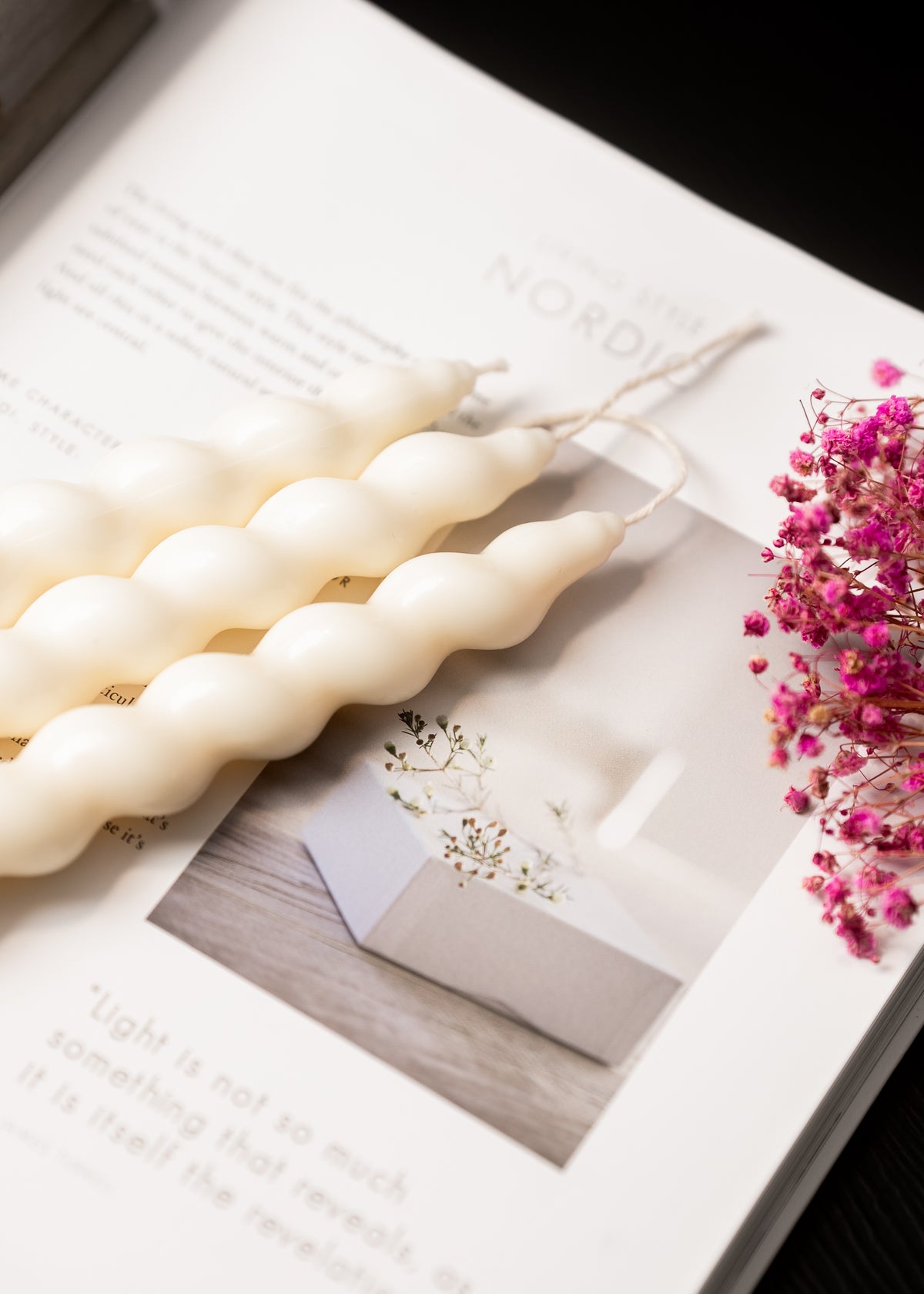 Twisted spiral taper candle, handmade coconut-soy wax (photo 2)
