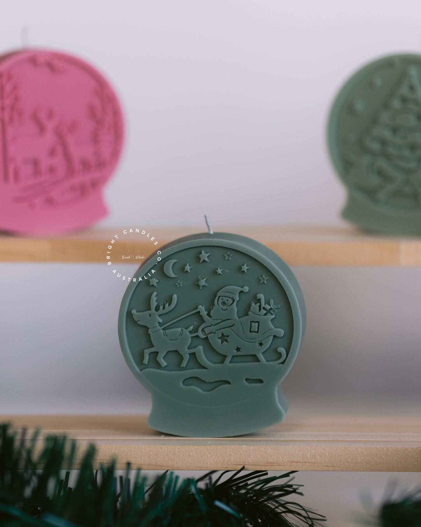 Santa Scene Candle Round | Christmas Candle