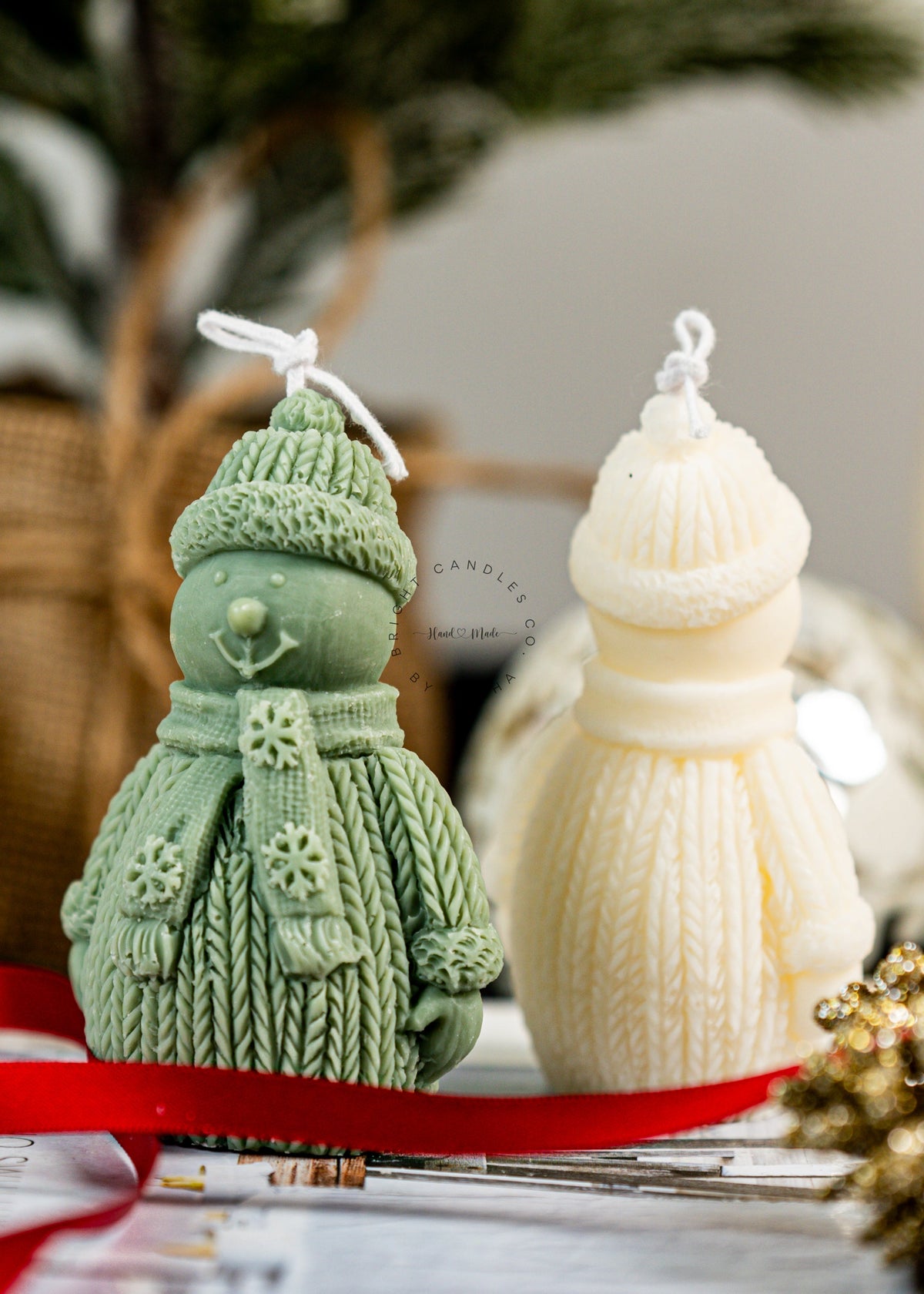 Chubby snowman with beanie and scarf Christmas candle, handmade coconut-soy wax decor (photo 8)