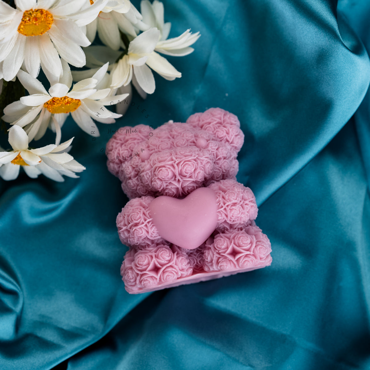 Teddy bear candle made of roses, handmade coconut-soy wax decor (photo 9)